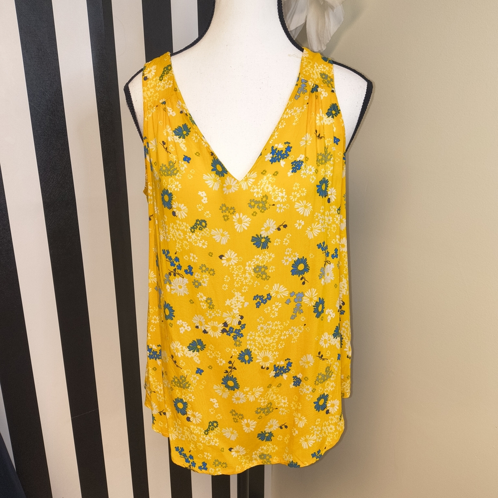 Old Navy Yellow Floral V-Neck Tank - Picture 2 of 4